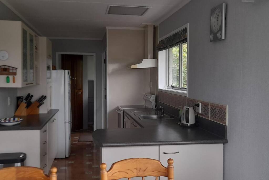 Lake Rotoiti Lakehouse Retreat Роторуа Екстериор снимка