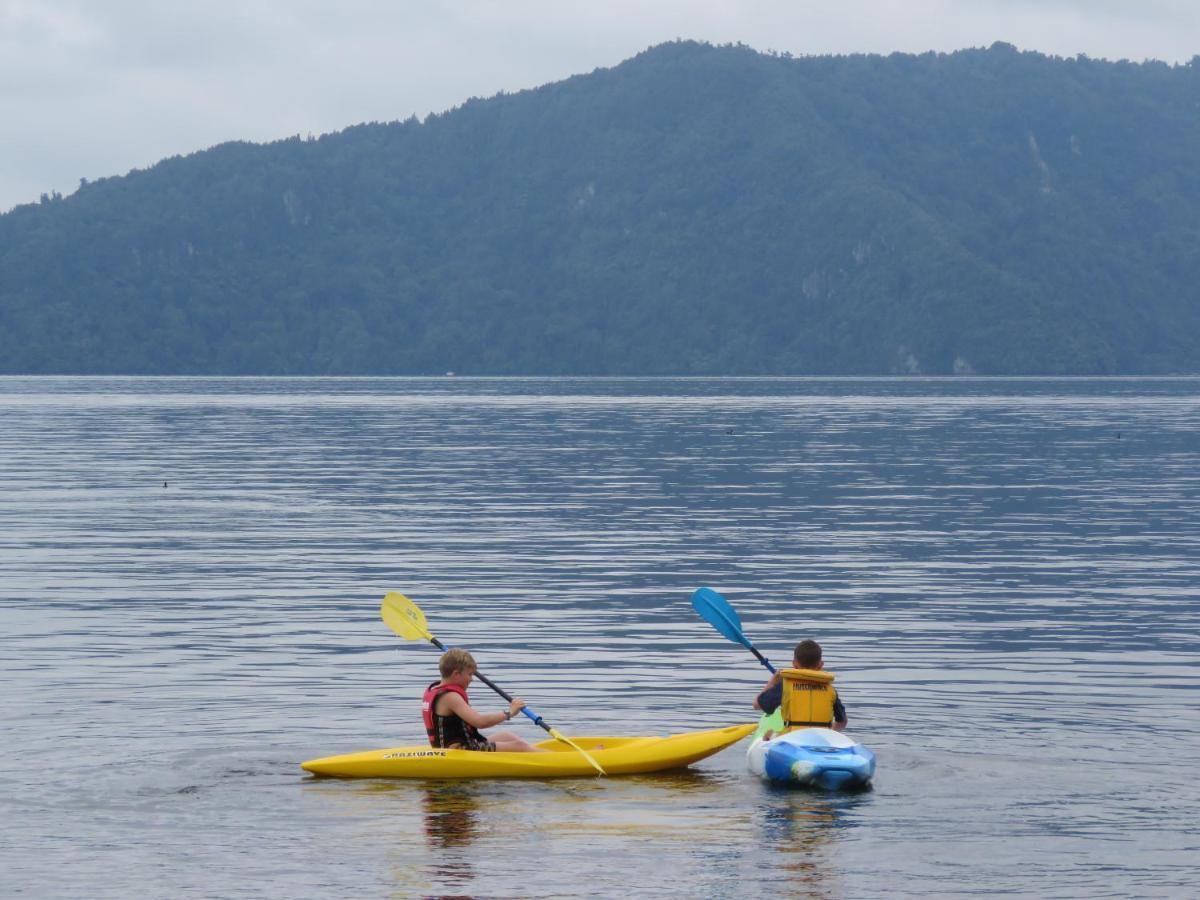 Lake Rotoiti Lakehouse Retreat Роторуа Екстериор снимка